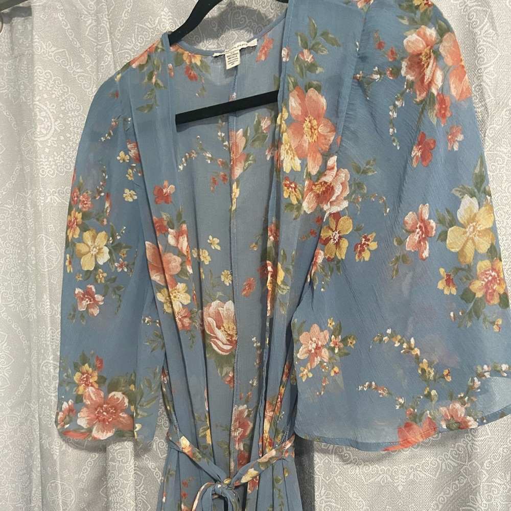 American Eagle flowy cover up